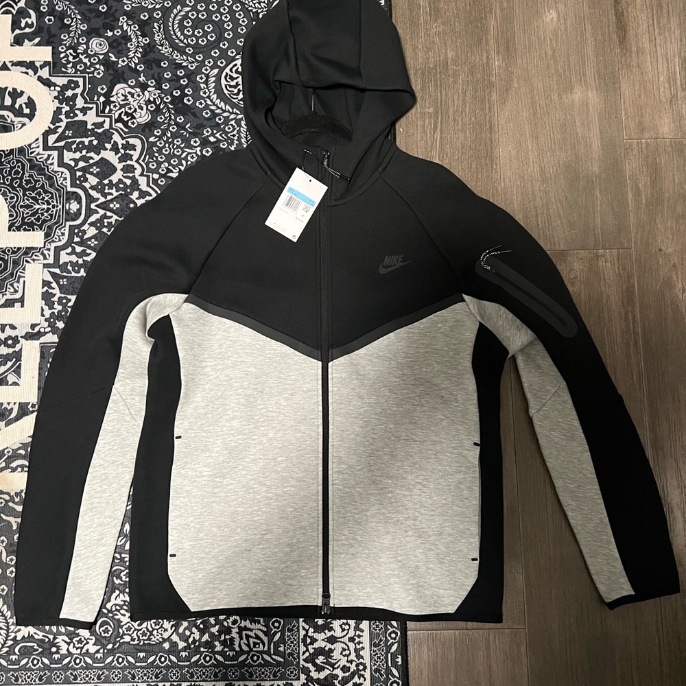 Nike tech grey and black